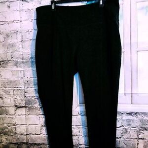 Women with control BLACK CAPRI LEGGINGS SIZE 2XP